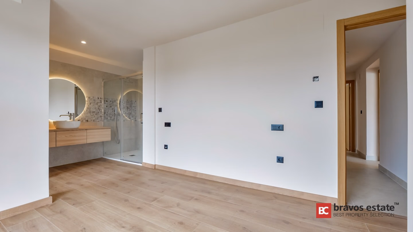 Villa with Elevator and En-Suite Bedrooms in Alfaz del Pi - 21