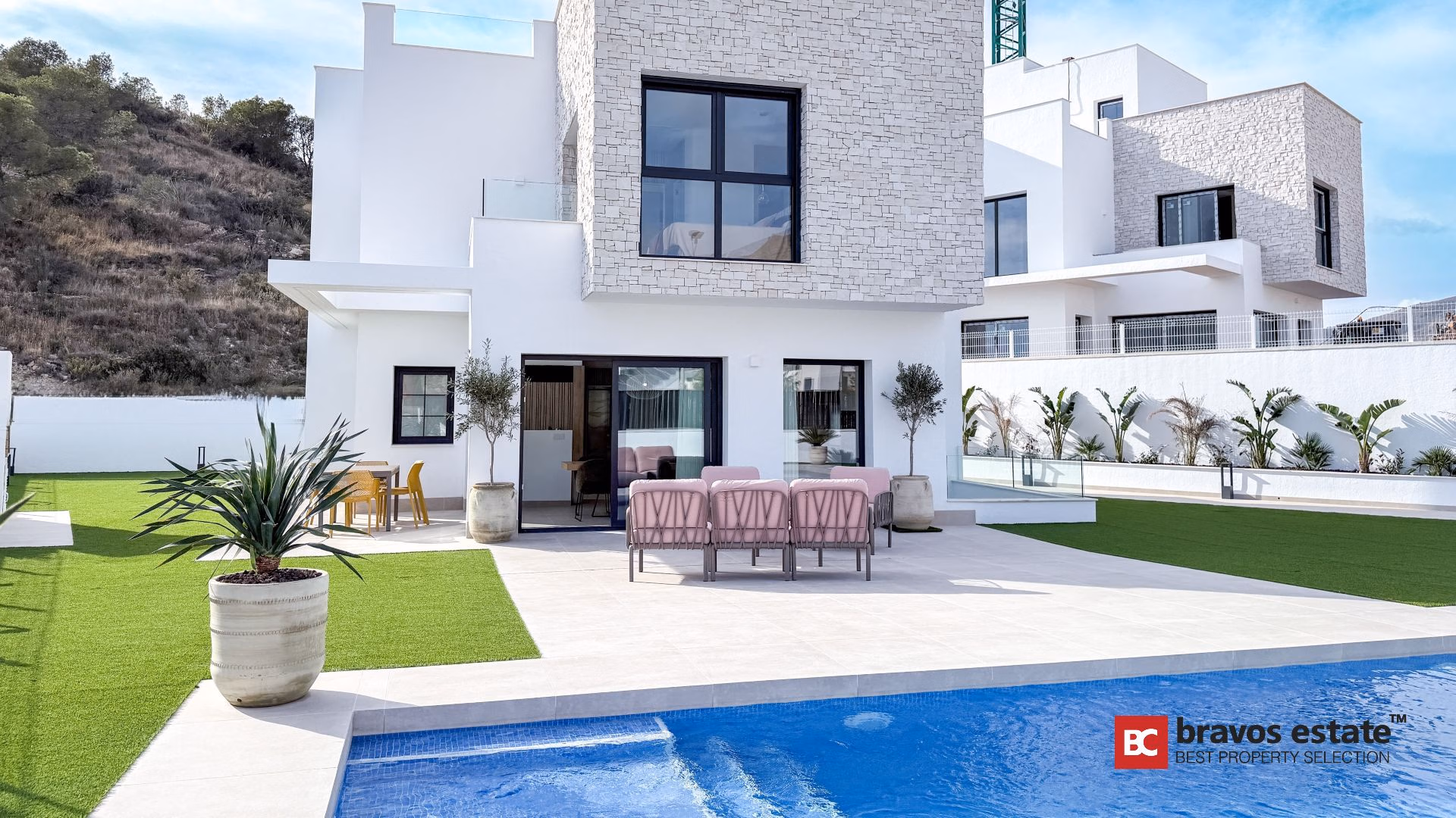 Spacious 4-Bedroom Villa in Finestrat - 2