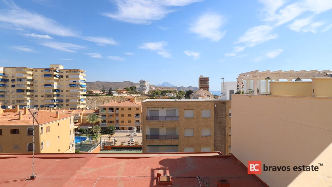 Seafront 2-Bedroom Apartment in El Campello · 75 m² - 7