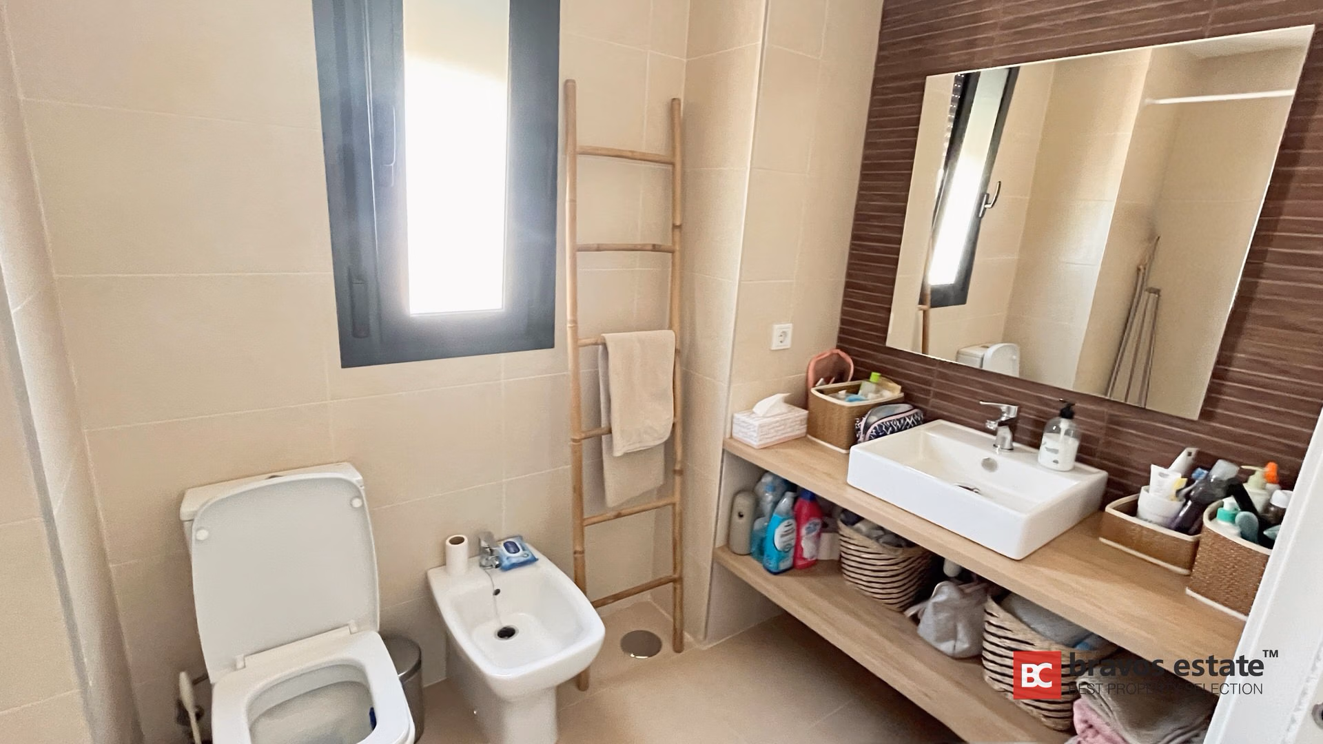 Beachside 2-Bedroom Apartment in El Campello · 100 m² - 6