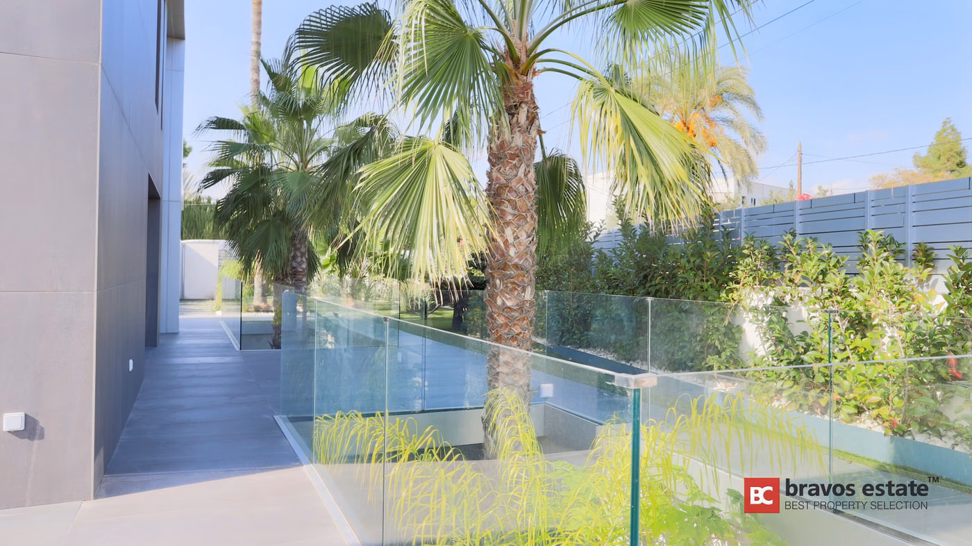 Beachside 7-Bedroom Villa in Playa de San Juan - 25