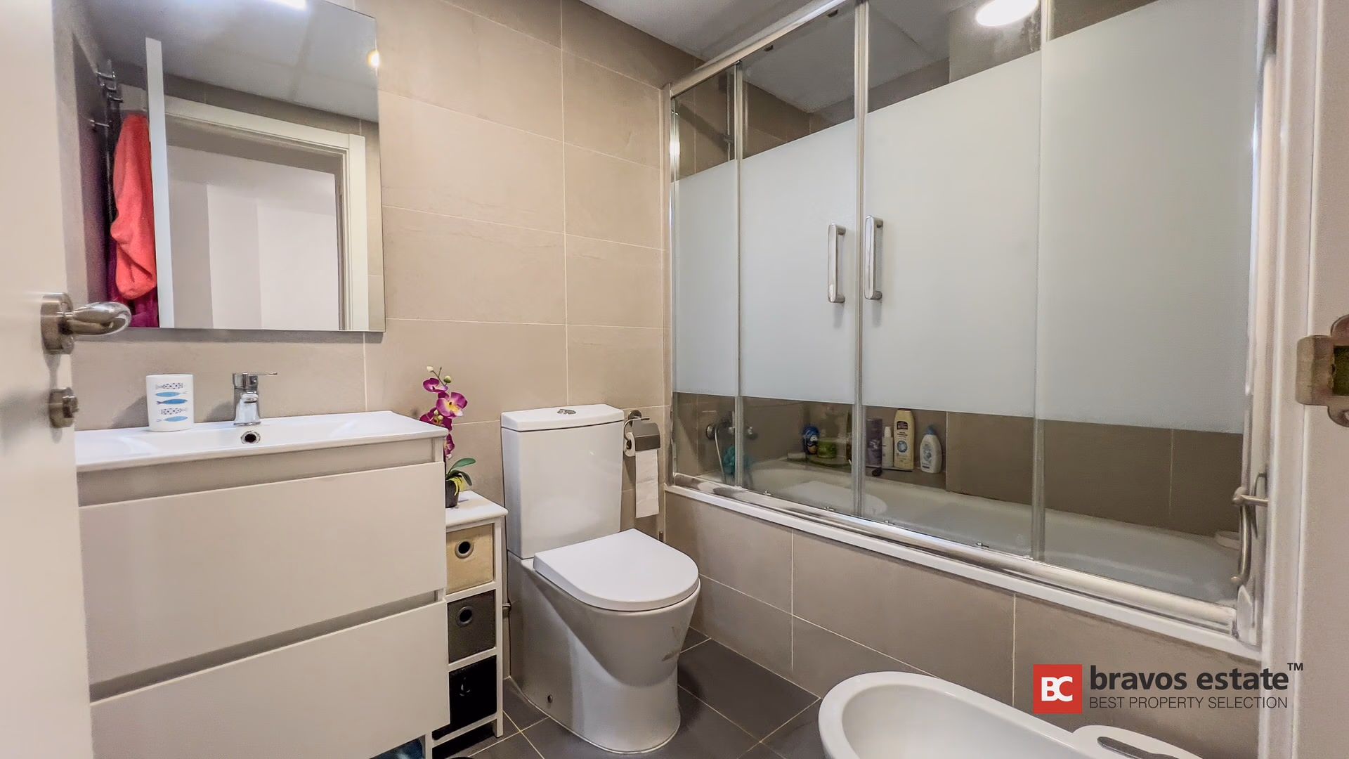 Beachside 1-Bedroom Apartment in El Campello · 59 m² - 8