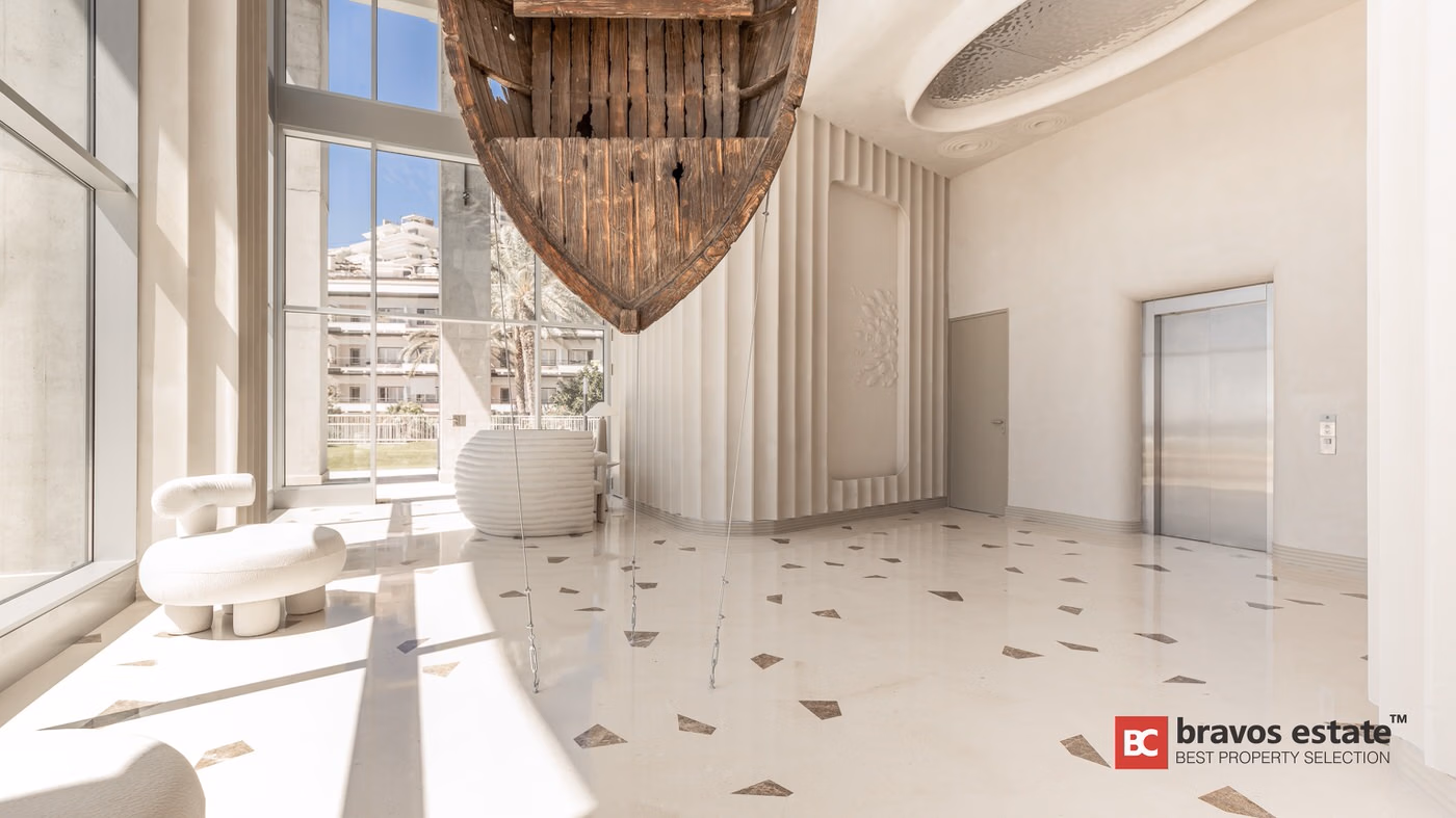 Frontline 2-Bed Apartment on Poniente Beach, Benidorm - 30