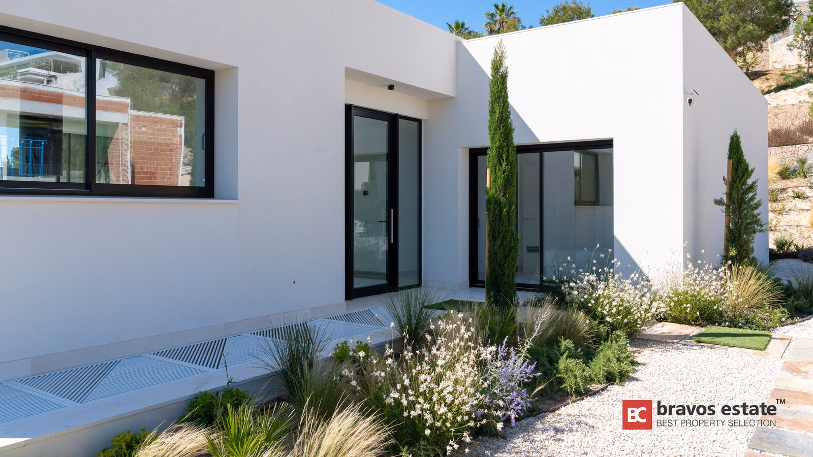 Villa Espaciosa de 3 Dormitorios en Las Colinas · 409 m² - 13