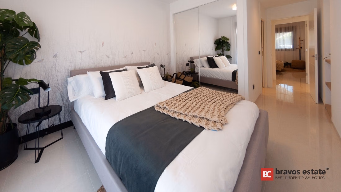 Seafront 2-Bedroom Apartment in Guardamar del Segura - 8