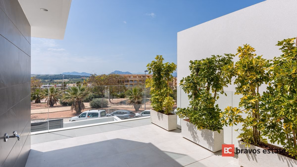 New Build 3-Bedroom Villa in Torrevieja · 213 m² - 21