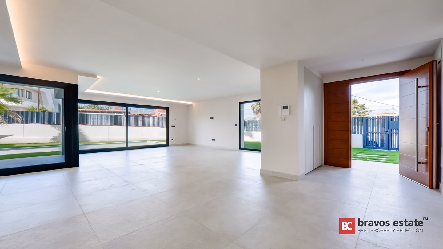 Villa with Elevator and En-Suite Bedrooms in Alfaz del Pi - 5