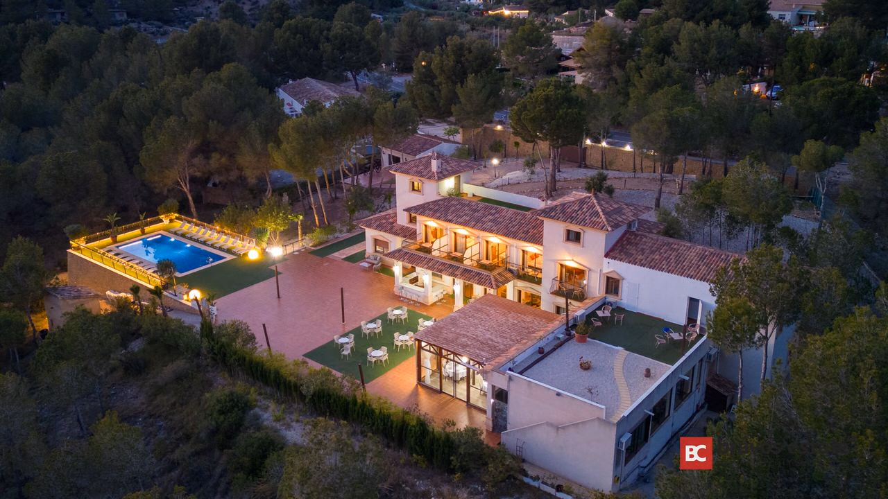 Villa De Lujo de 12 Dormitorios en Finestrat - 11