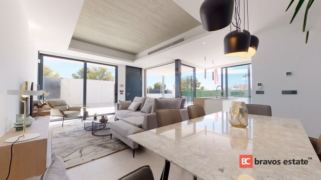 Villa de Obra Nueva de 3 Dormitorios en Finestrat · 242 m² - 2