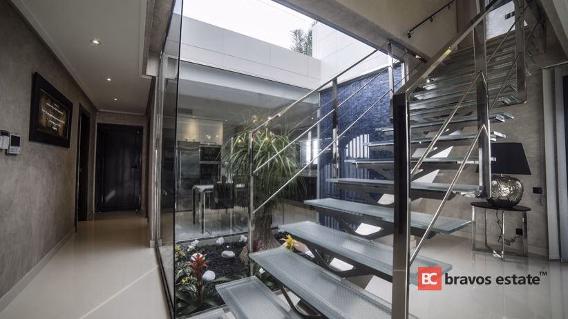 Beachside 3-Bedroom Villa in Campoamor · 193 m² - 6
