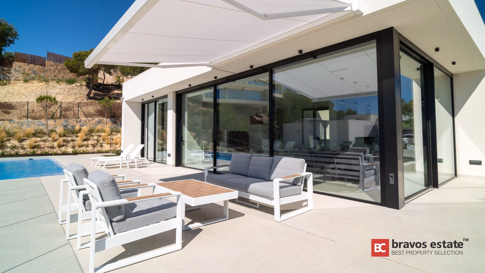 Villa Espaciosa de 3 Dormitorios en Las Colinas · 409 m² - 5