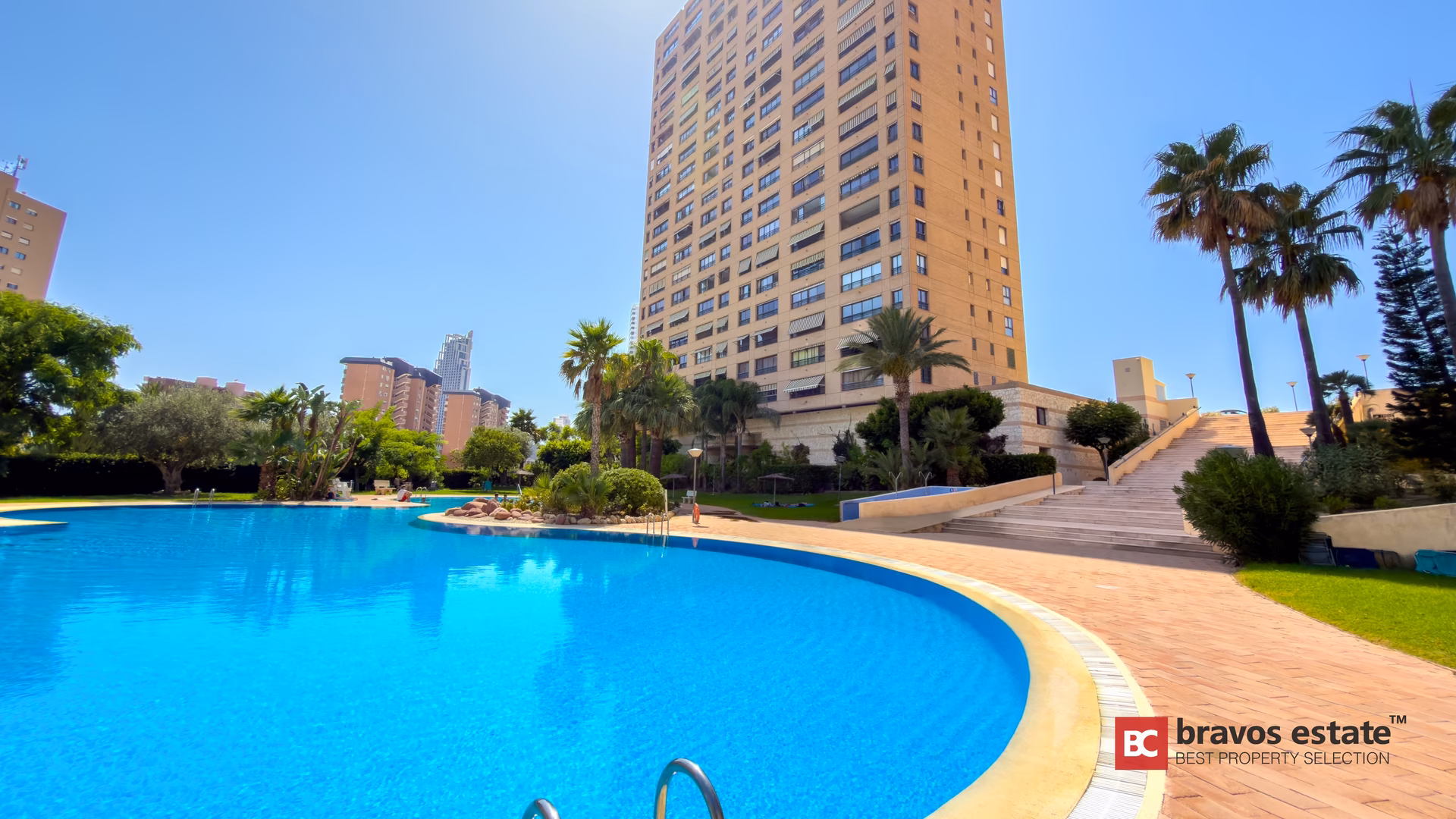Sea-View Apartment in Urbanización Coblanca — Poniente, Benidorm 1