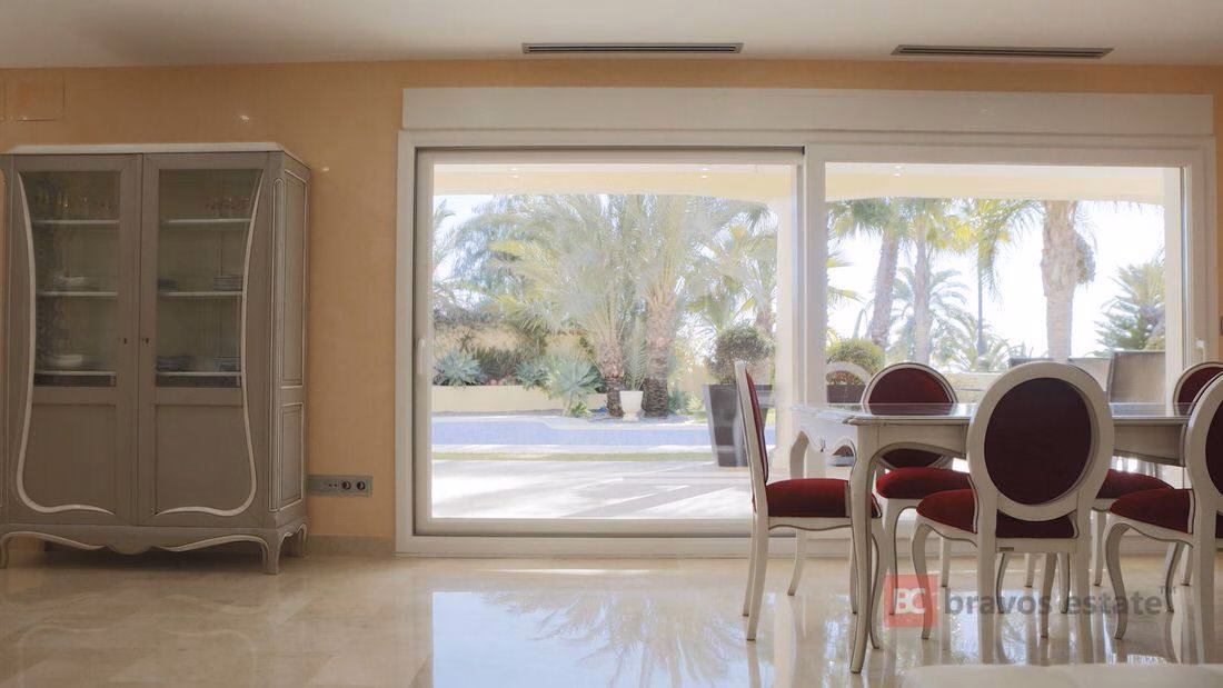 Villa De Lujo de 4 Dormitorios en Benissa · 465 m² - 4