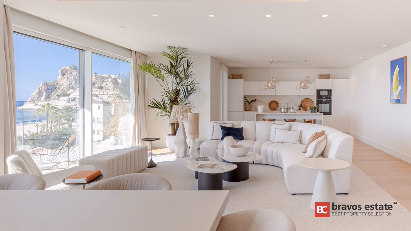 Frontline 2-Bed Apartment on Poniente Beach, Benidorm - 15