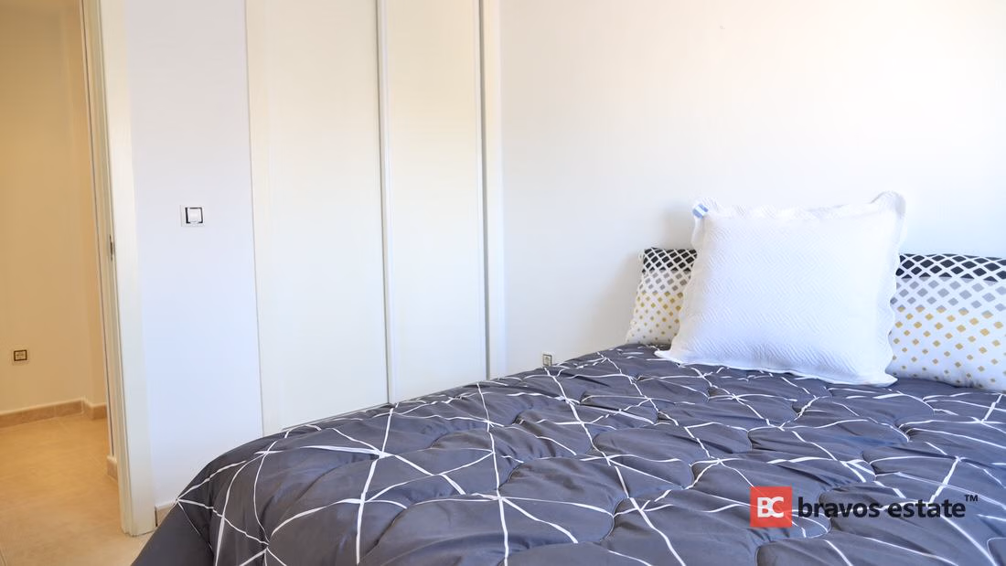 Seafront 2-Bedroom Apartment in El Campello · 75 m² - 20