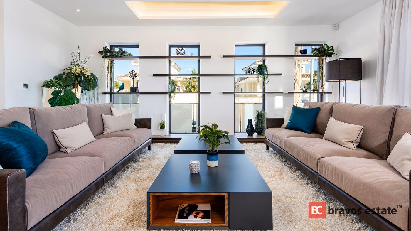 Spacious 5-Bedroom Villa in Ciudad Quesada · 371 m² - 3