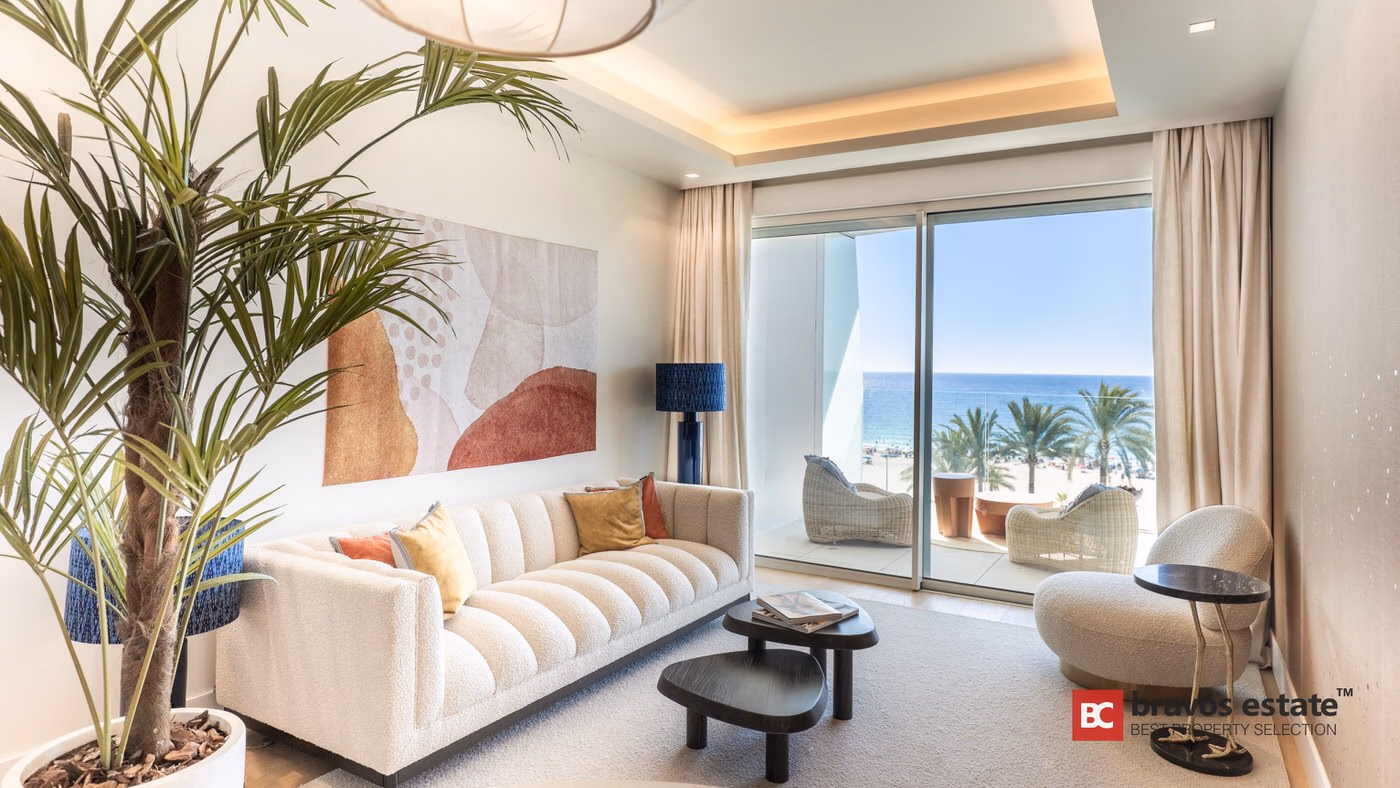 Frontline 2-Bed Apartment on Poniente Beach, Benidorm - 12