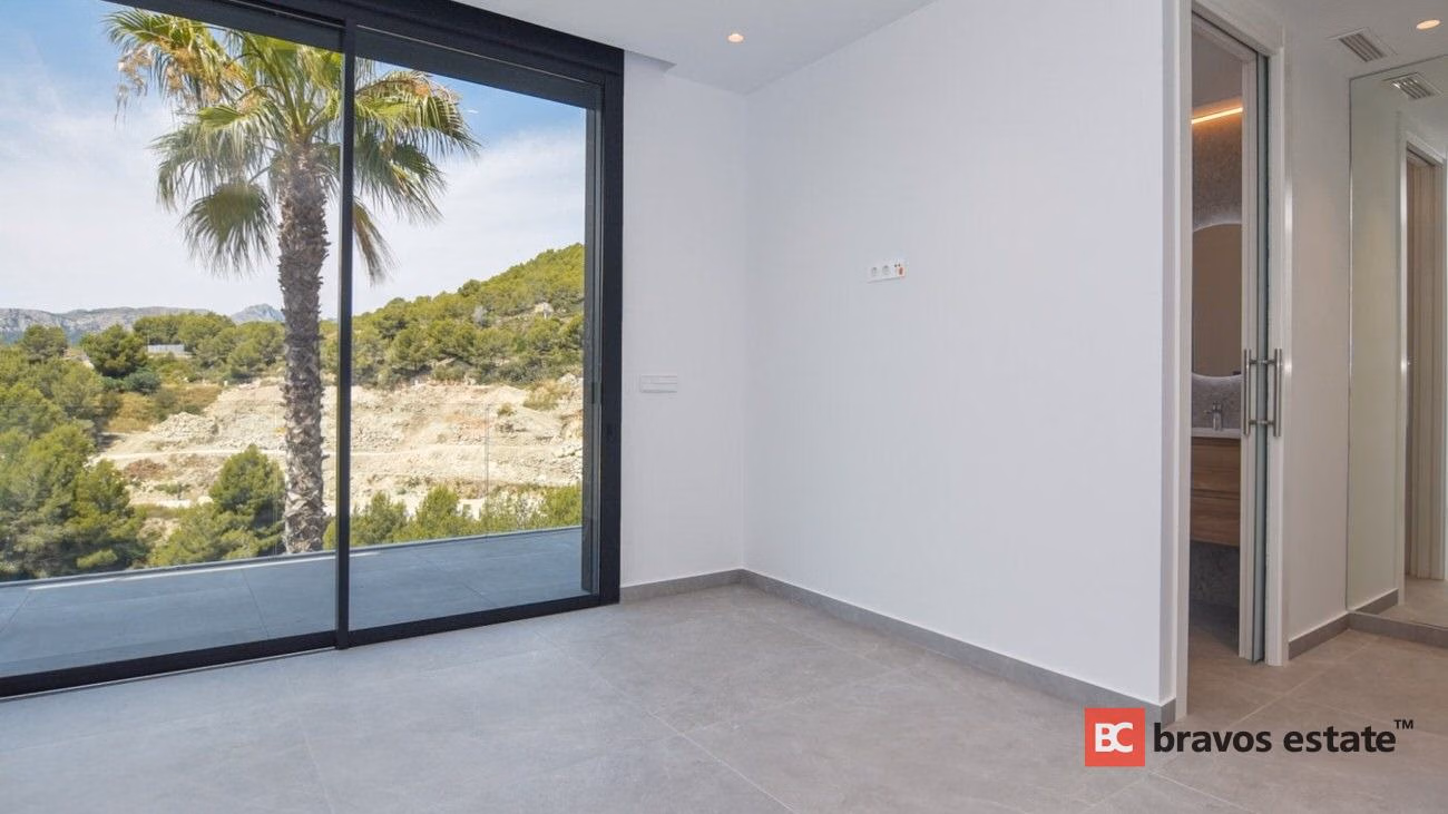 Luxury 5-Bedroom Villa in Benissa - 9