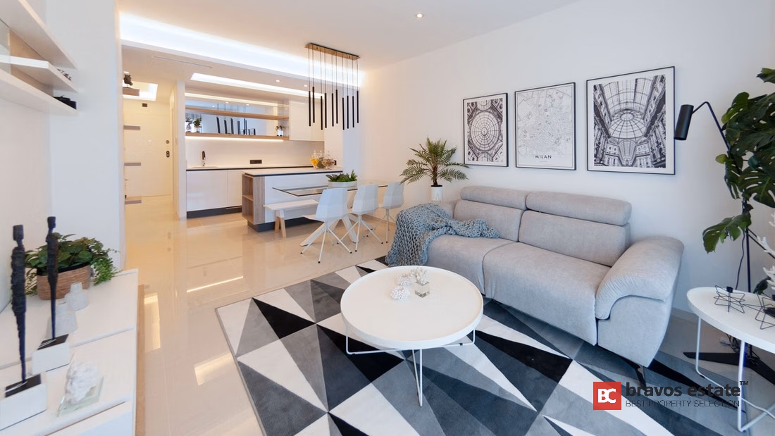 Seafront 2-Bedroom Apartment in Guardamar del Segura - 10