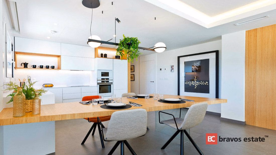 Spacious 3-Bedroom Apartment in Cumbre del Sol · 156 m² - 3