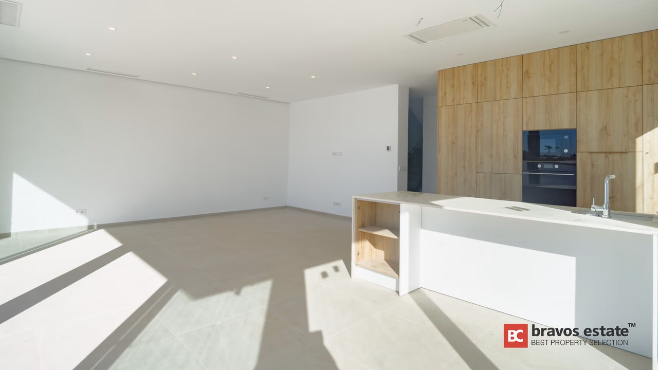 Villa Cerca del Mar de 5 Dormitorios en El Campello · 275 m² - 6