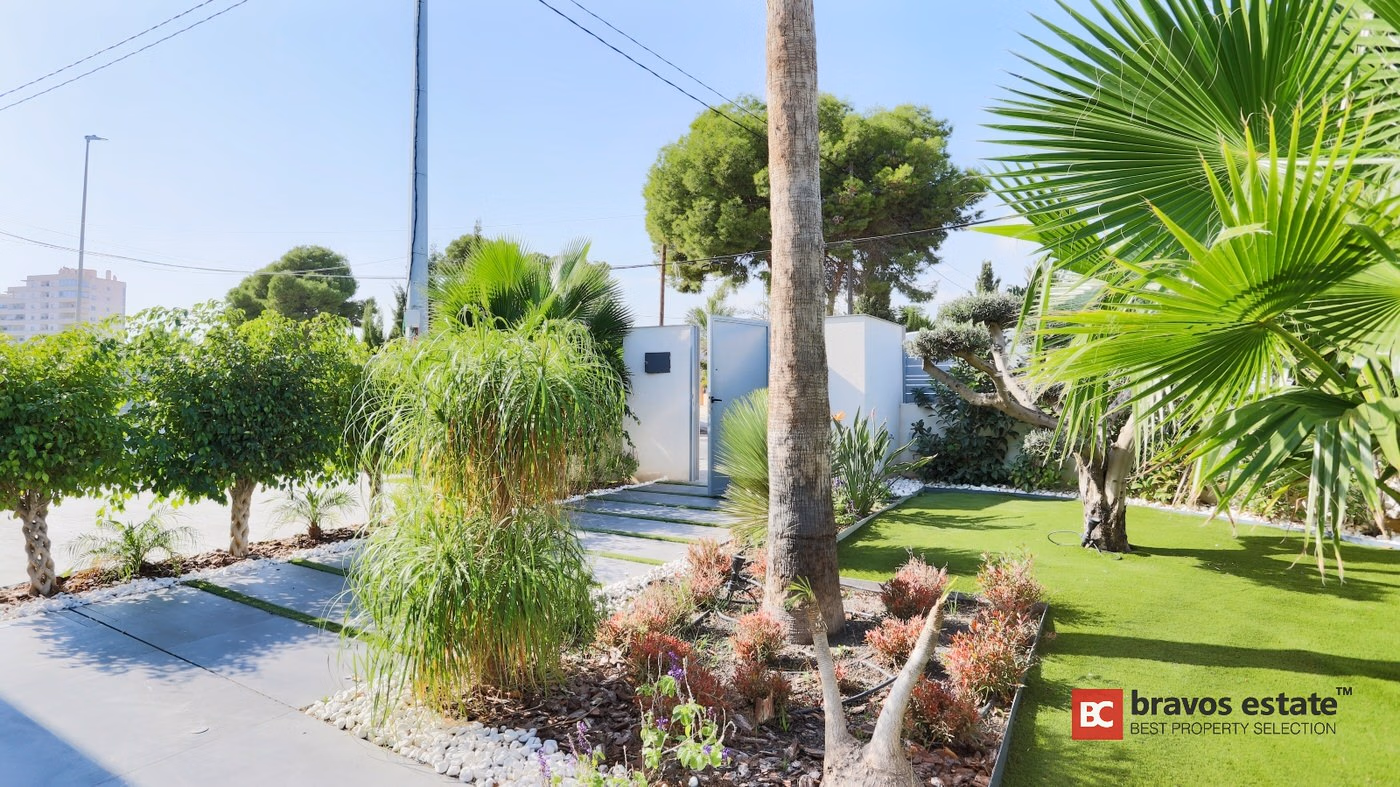 Beachside 7-Bedroom Villa in Playa de San Juan - 26