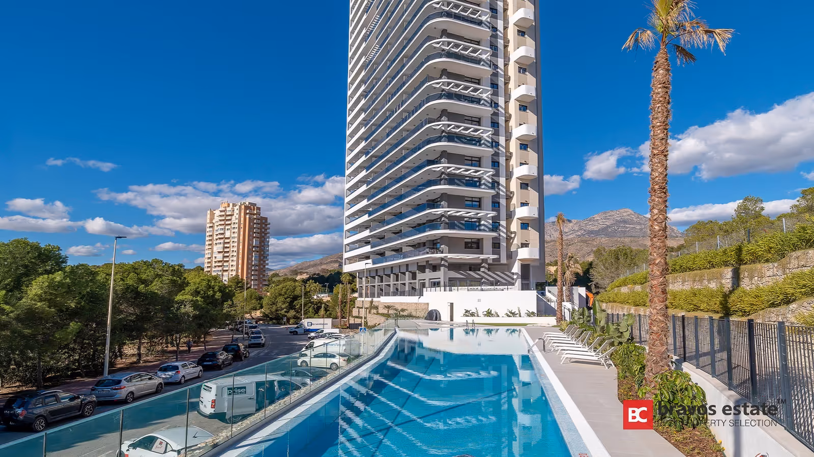 Eagle Tower — апартаменты с 2–3 спальнями в Бенидорме 1