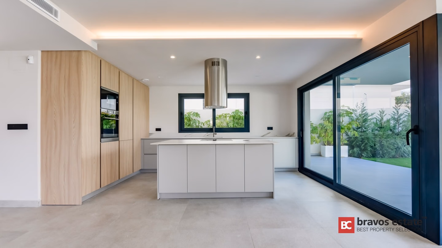 Villa with Elevator and En-Suite Bedrooms in Alfaz del Pi - 14