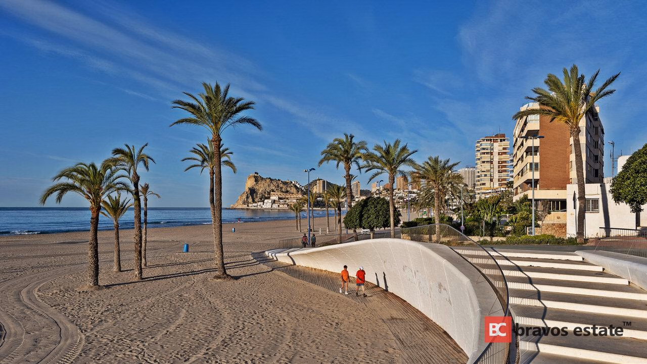 Seafront 2-Bedroom Apartment in Benidorm · Ref 1600 - 1