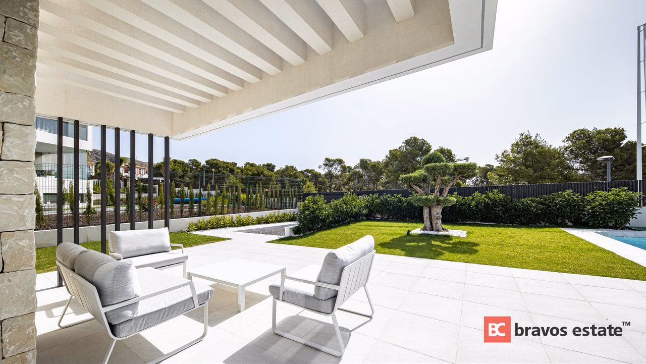 Villa de Obra Nueva de 3 Dormitorios en Finestrat · 142 m² - 3