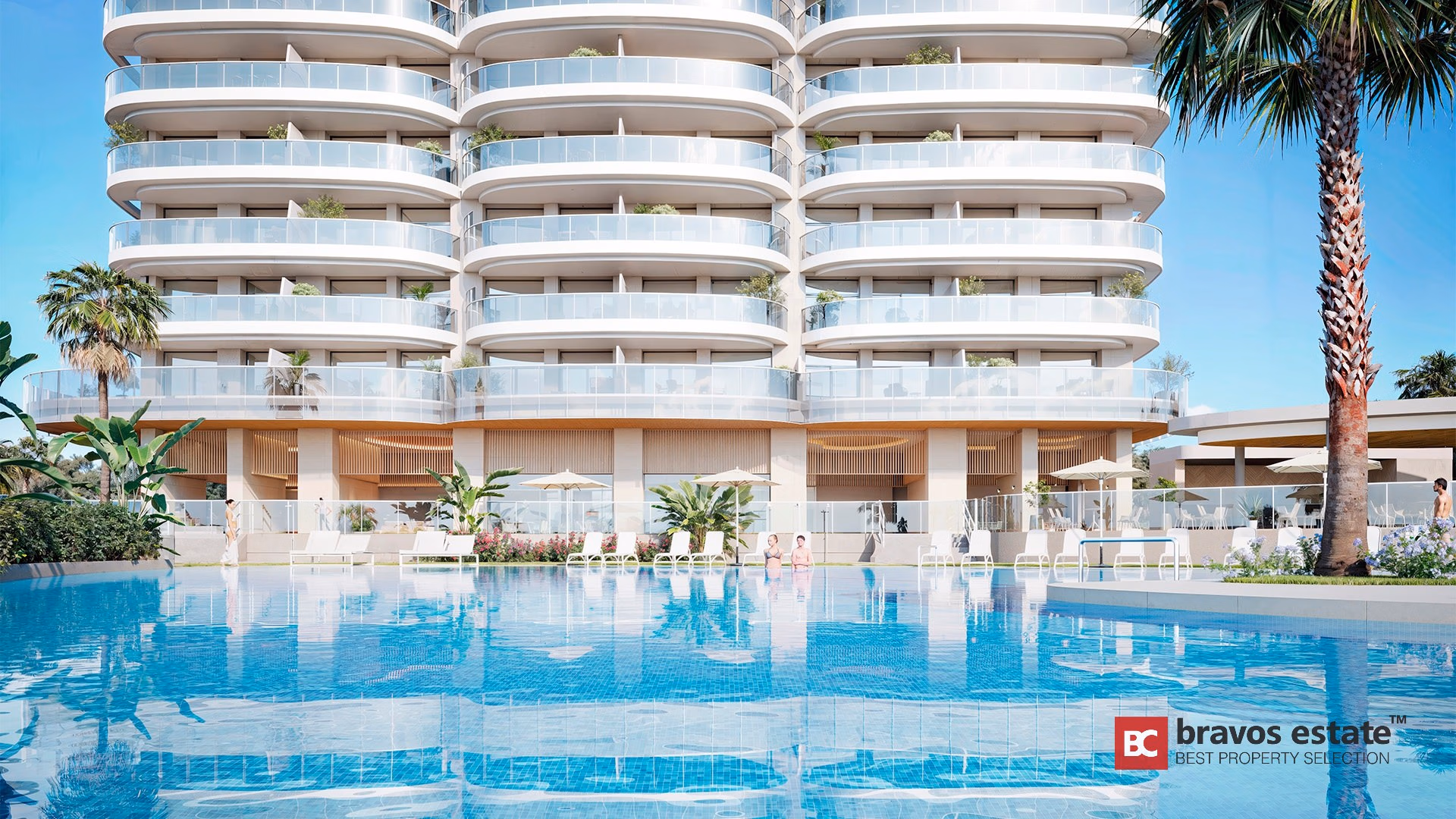 Render de TM Tower en Playa de Poniente con fachada curva blanca, balcones redondeados acristalados y amplia piscina comunitaria