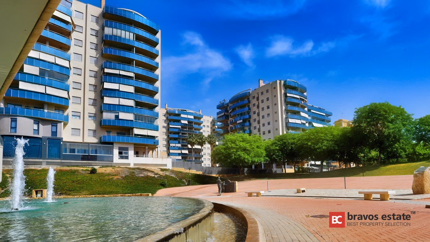 Beachside 3-Bedroom Apartment in El Campello - 25