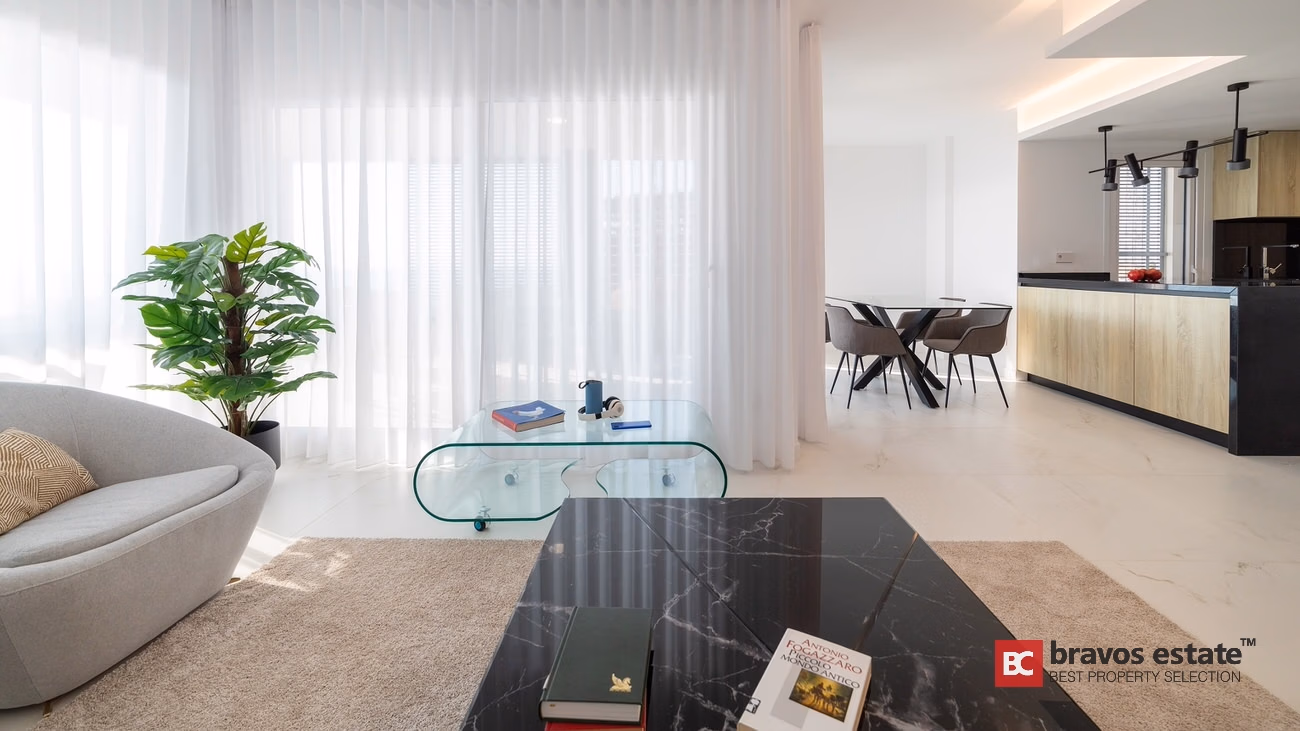 Seafront 3-Bedroom Apartment in Punta Prima - 22