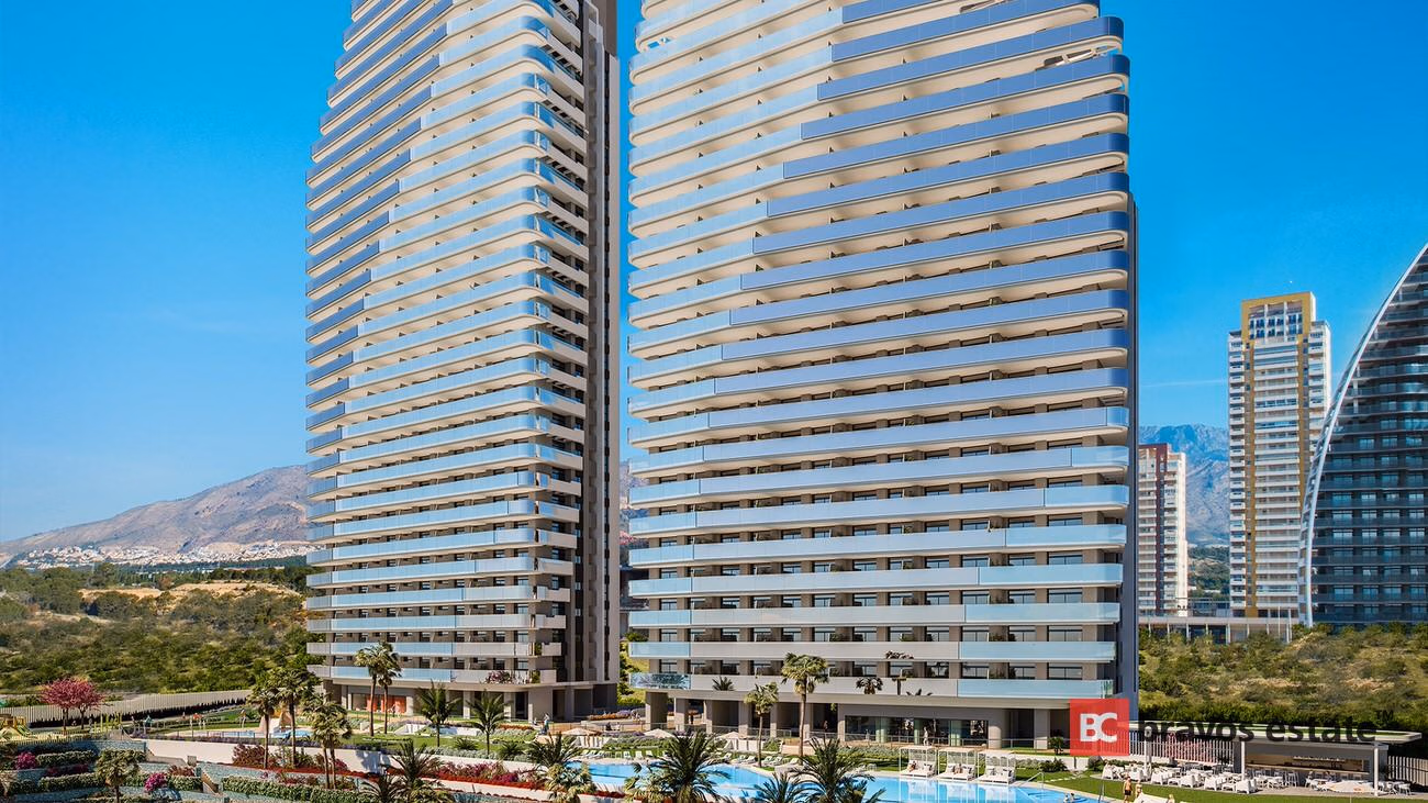 Seafront 2-Bedroom Apartment in Benidorm · 110 m² - 22
