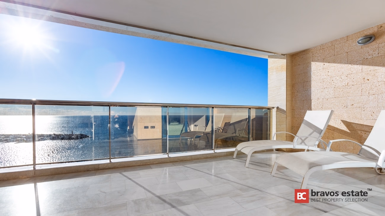 Seafront 2-Bedroom Apartment in Altea - 4