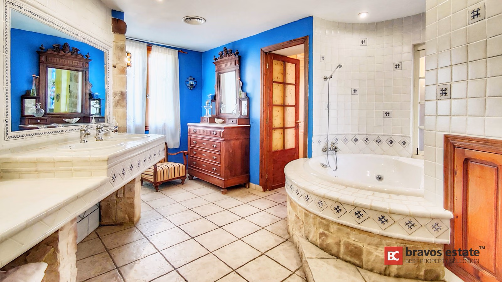 Beachside 9-Bedroom Villa in El Campello - 12