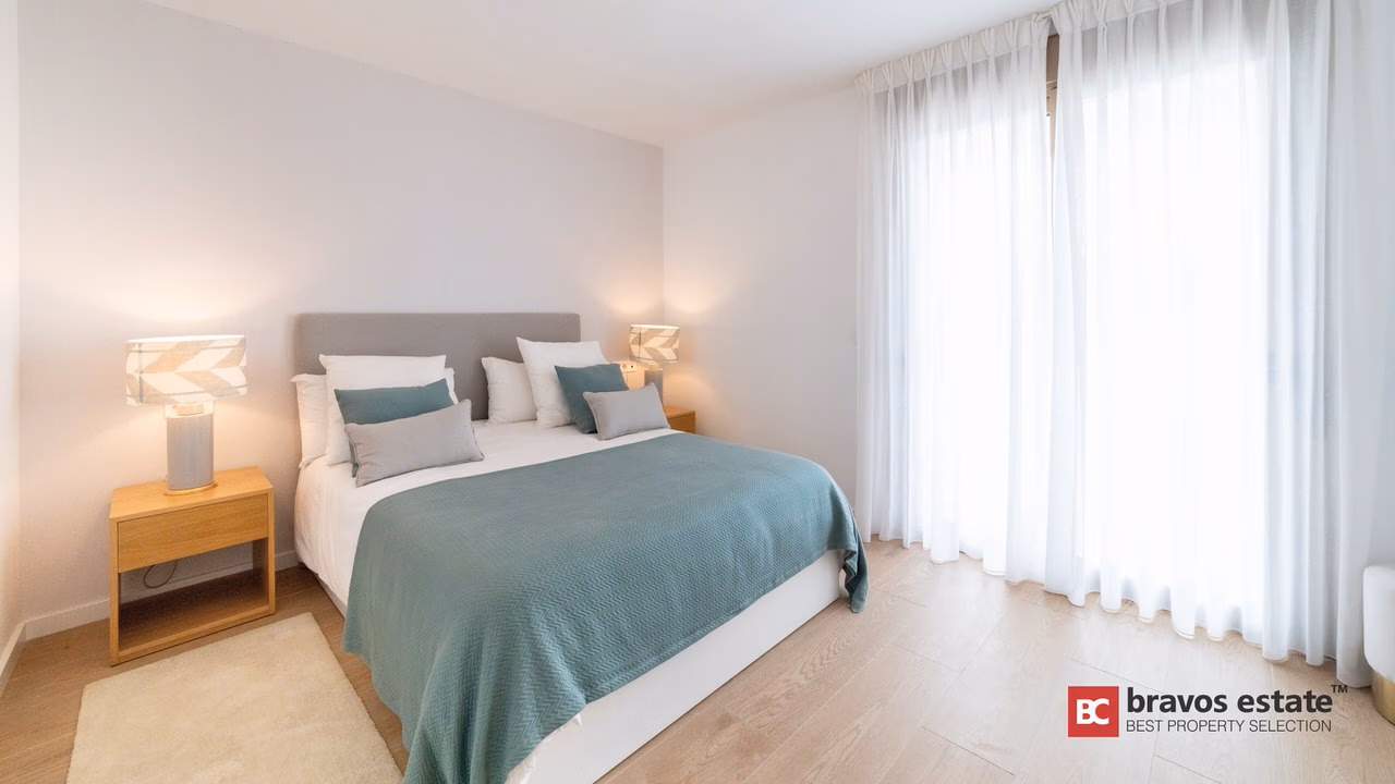 Bungalow Espacioso de 4 Dormitorios en Alicante - 6