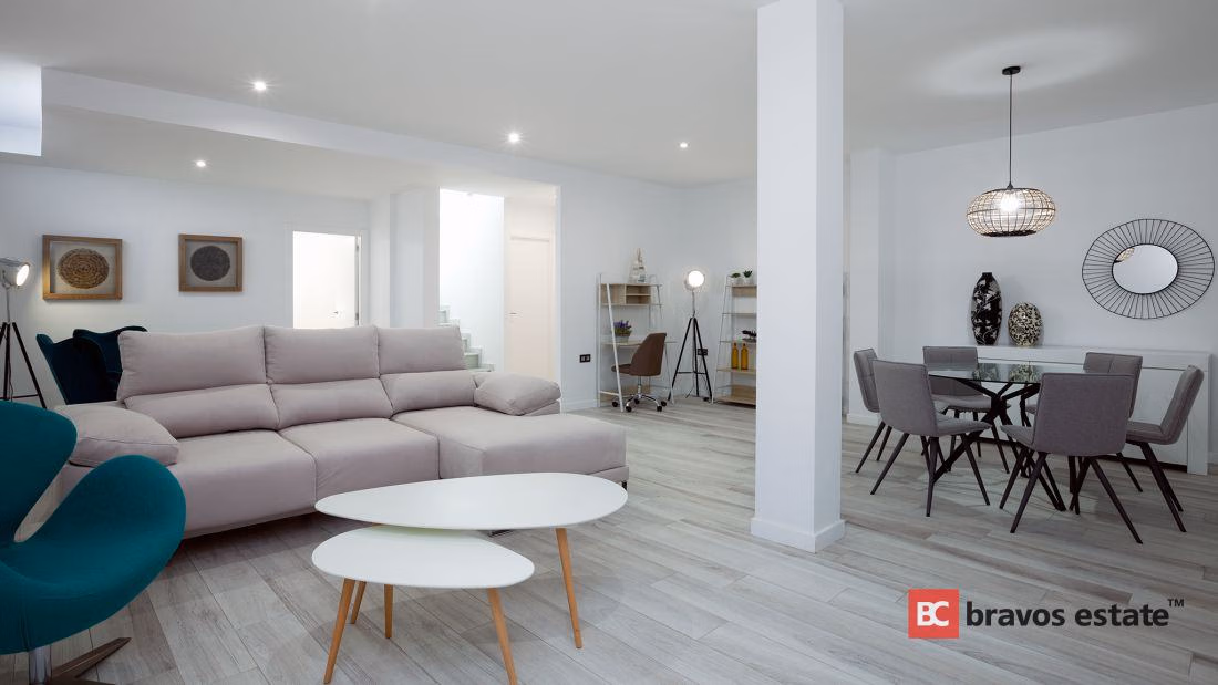 Spacious 3-Bedroom Villa in Cabo Roig - 1