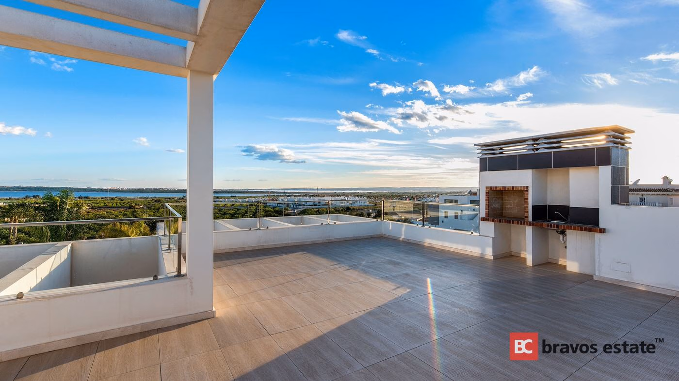 Spacious 5-Bedroom Villa in Ciudad Quesada · 371 m² - 10