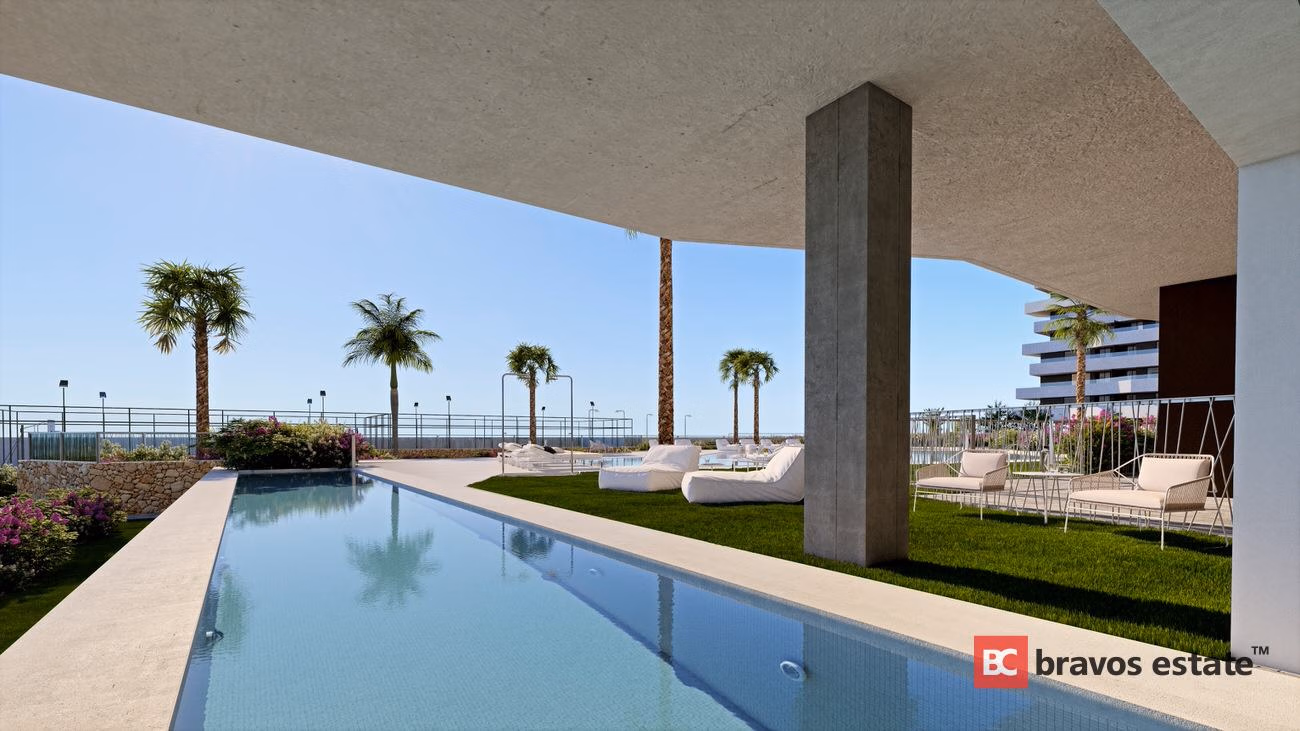 Seafront 3-Bedroom Apartment in Playa de San Juan - 17