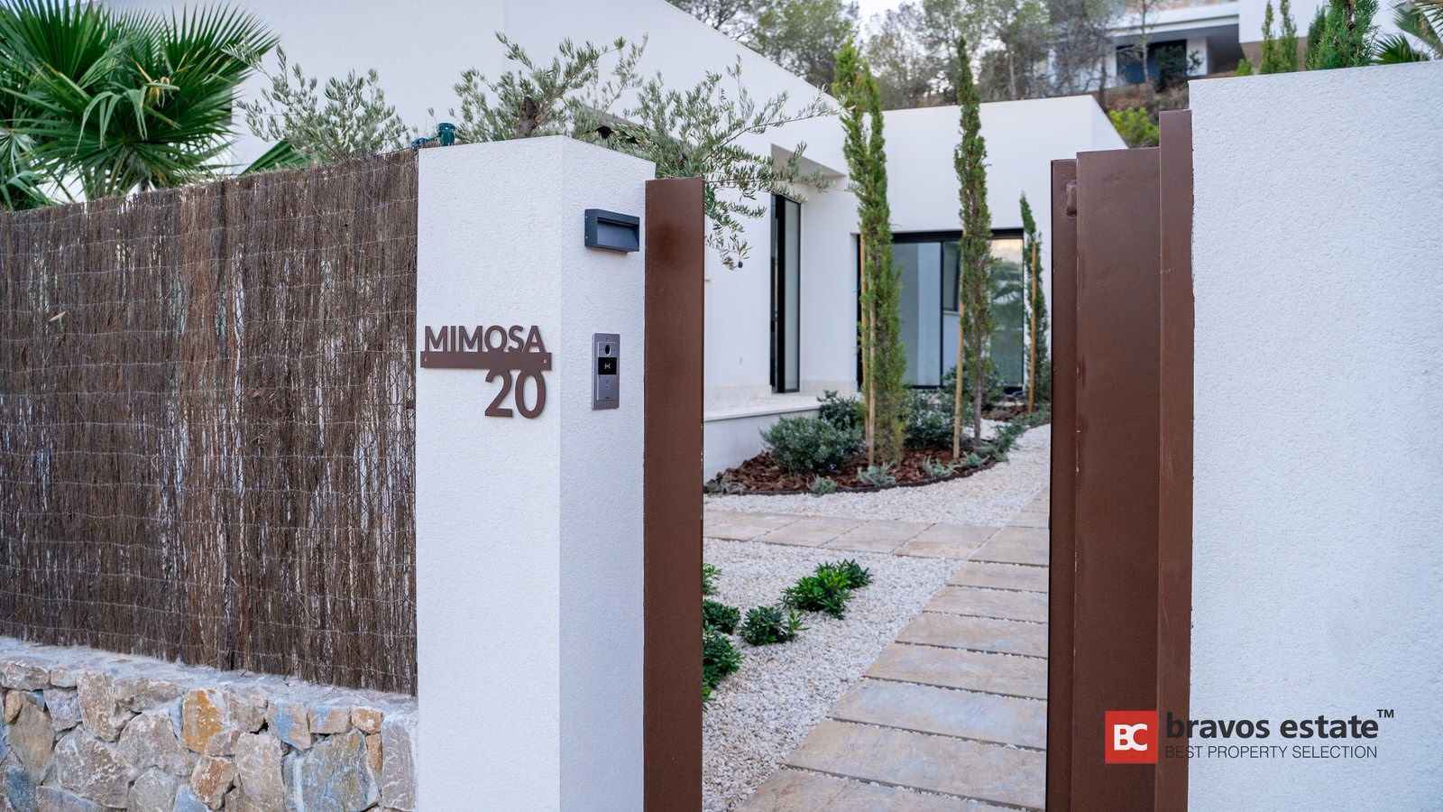 Villa Espaciosa de 3 Dormitorios en Las Colinas · 409 m² - 15