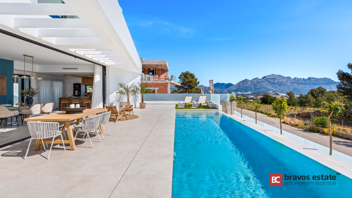 Villa with 140 m² Basement and Solar Power in La Nucía - 21