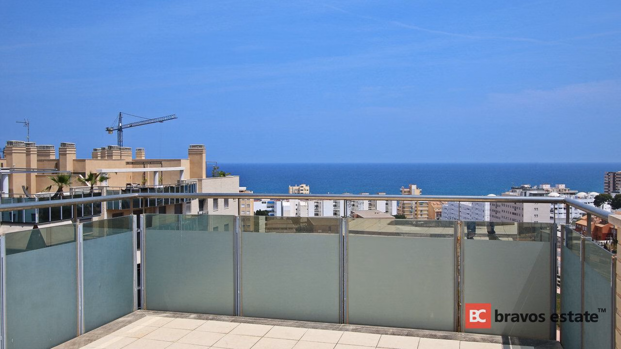 Beachside 4-Bedroom Apartment in El Campello · 141 m² - 4