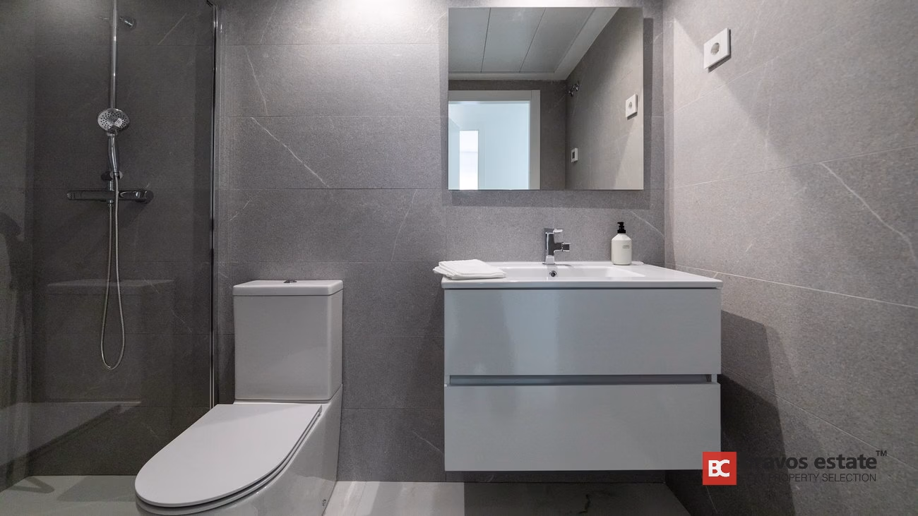 Seafront 3-Bedroom Apartment in Punta Prima - 26