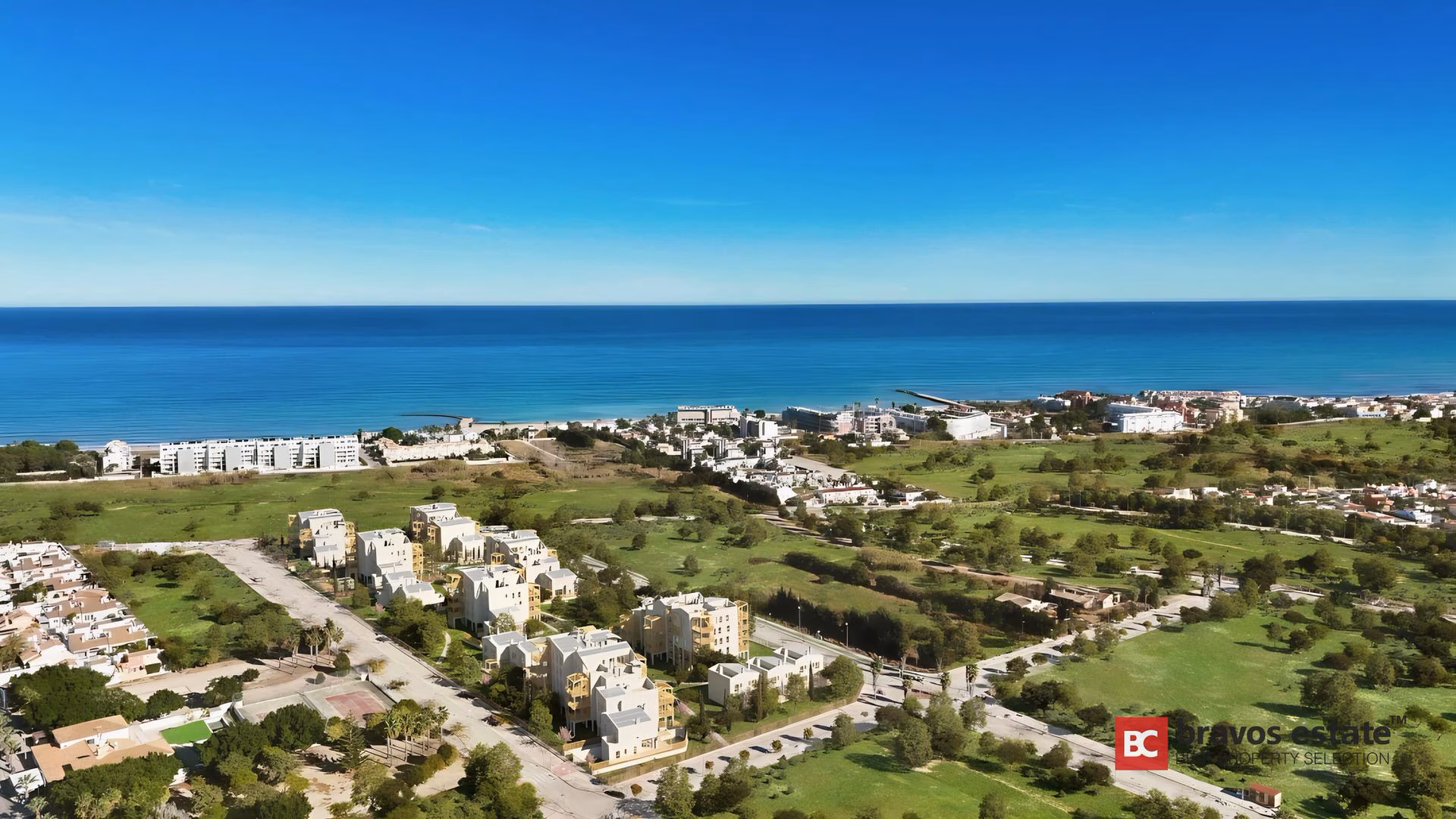 Beachside 3-Bedroom Apartment in Denia - 14
