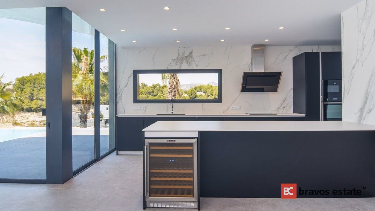 Luxury 5-Bedroom Villa in Benissa - 4