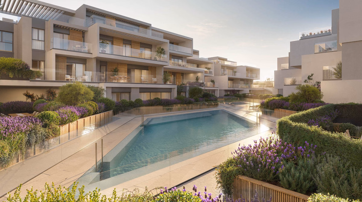 Isla Bela — Apartamentos, dúplex y áticos en torno a patios en el Valle del Golf, Nueva Andalucía 1