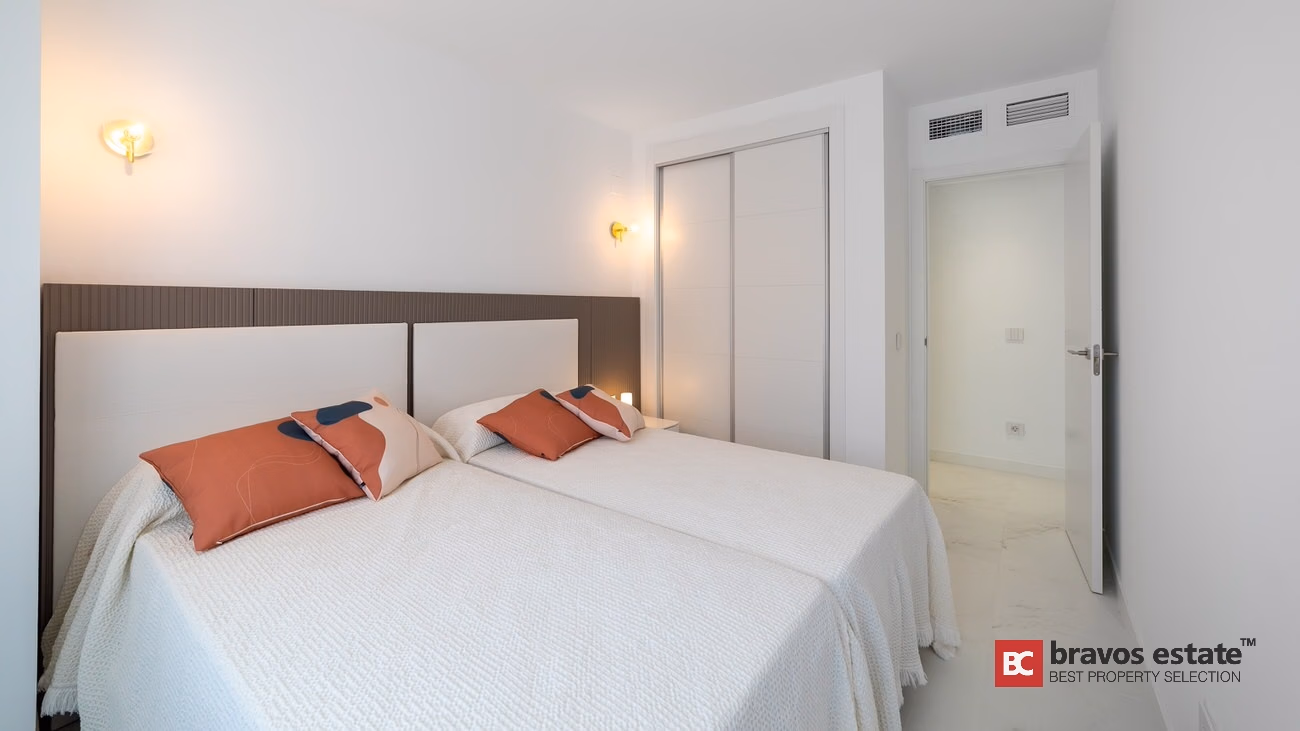 Seafront 3-Bedroom Apartment in Punta Prima - 29