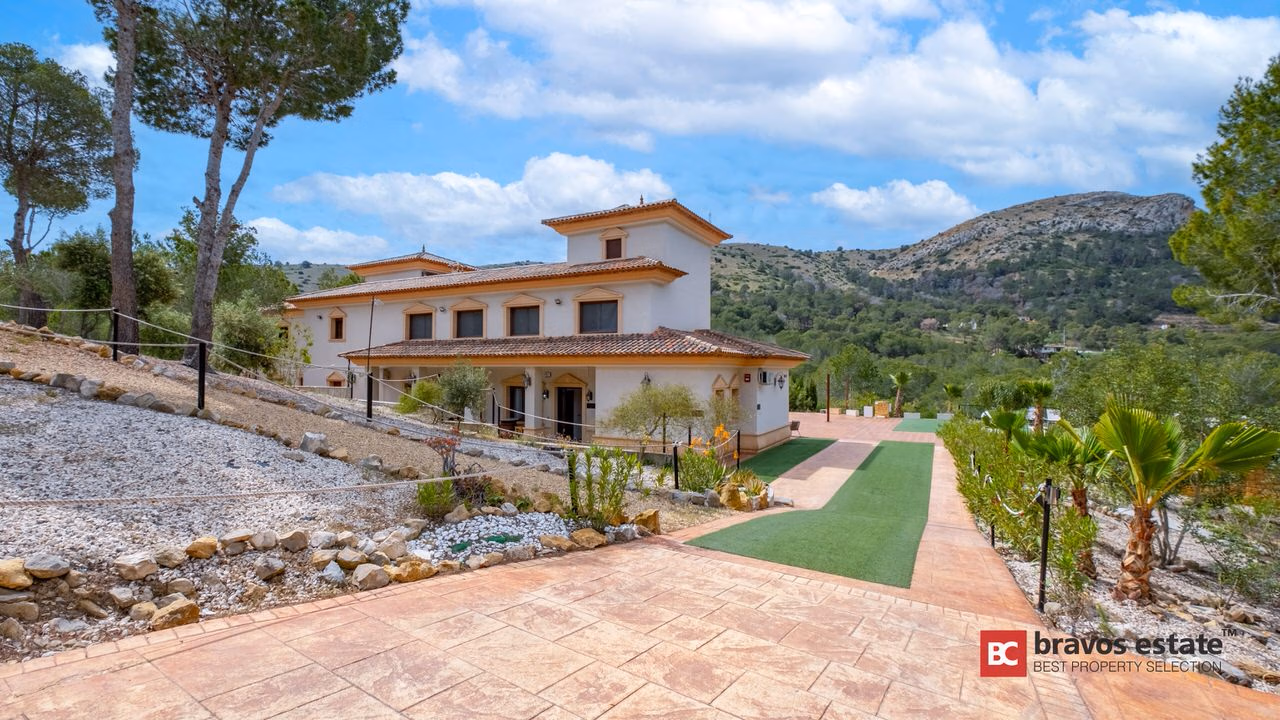 Villa De Lujo de 12 Dormitorios en Finestrat - 24