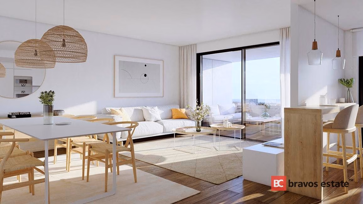 Beachside 4-Bedroom Apartment in Playa de San Juan · 136 m² - 4